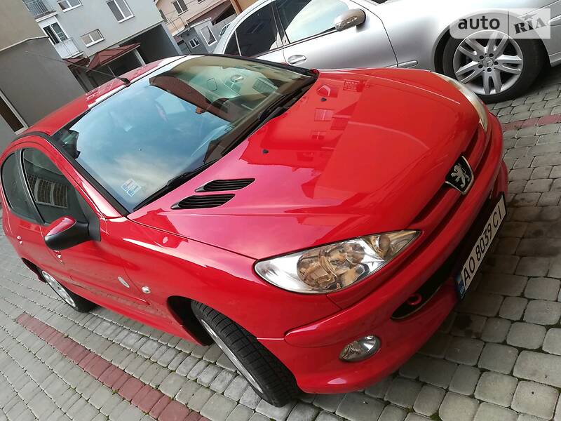 Хетчбек Peugeot 206 2008 в Мукачевому