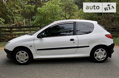 Хэтчбек Peugeot 206 2002 в Киеве