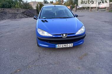 Хэтчбек Peugeot 206 2000 в Ужгороде