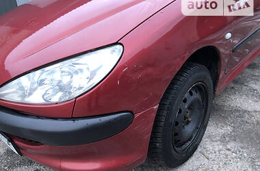 Хэтчбек Peugeot 206 2004 в Черкассах