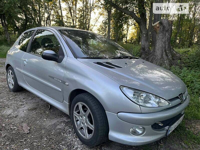 Хетчбек Peugeot 206 2004 в Обухові