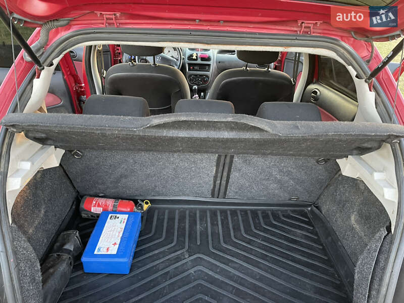 Хетчбек Peugeot 206 2005 в Тячеві