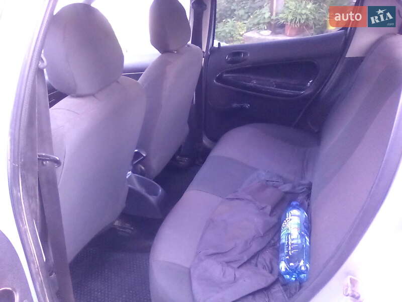 Хэтчбек Peugeot 206 2005 в Благовещенском фото 4 Хэтчбек Peugeot 206 2005 в Благовещенском