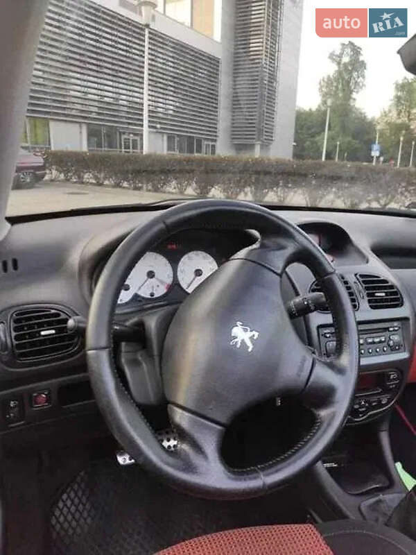 Кабриолет Peugeot 206 2002 в Киеве фото 4 Кабриолет Peugeot 206 2002 в Киеве