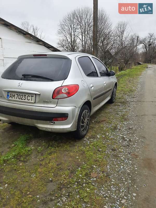 Хэтчбек Peugeot 206 2010 в Звягеле фото 3 Хэтчбек Peugeot 206 2010 в Звягеле