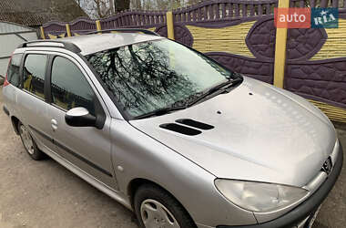 Хэтчбек Peugeot 206 2002 в Ровно