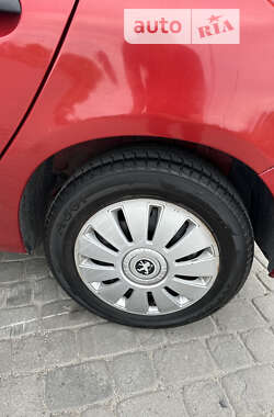 Хэтчбек Peugeot 206 2006 в 