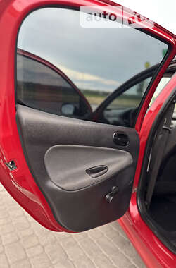 Хэтчбек Peugeot 206 2006 в 