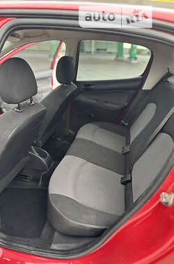 Хэтчбек Peugeot 206 2006 в 