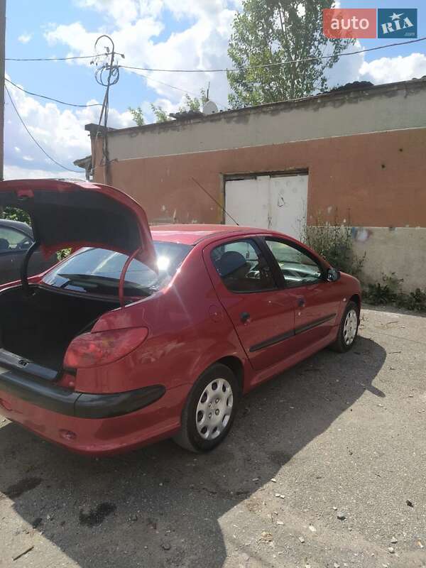 Седан Peugeot 206 2010 в Славуті