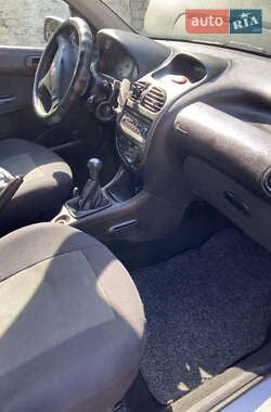 Хэтчбек Peugeot 206 2002 в Попельне