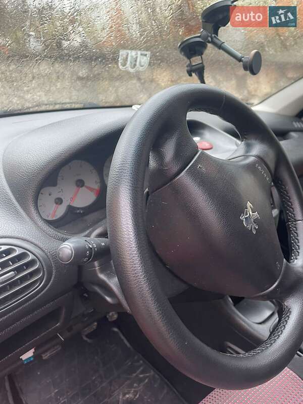 Хэтчбек Peugeot 206 2005 в Тернополе