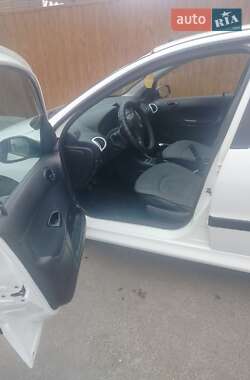 Седан Peugeot 206 2007 в 