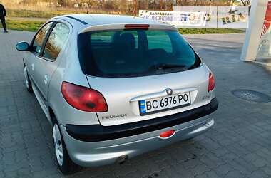 Хэтчбек Peugeot 206 2003 в Стрые