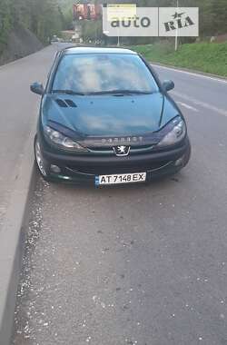 Хэтчбек Peugeot 206 2003 в Зборове