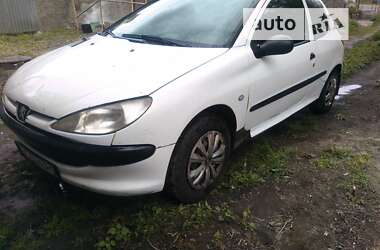 Хэтчбек Peugeot 206 2002 в 