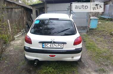 Хэтчбек Peugeot 206 2002 в 