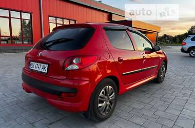 Хэтчбек Peugeot 206 2011 в Ровно