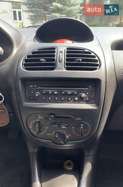 Седан Peugeot 206 2007 в 