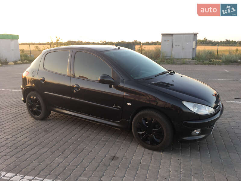 Хетчбек Peugeot 206 2007 в Покровську