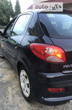 Хетчбек Peugeot 206 2010 в Самборі