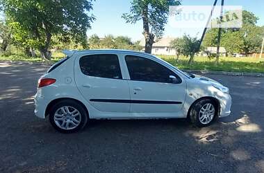 Хэтчбек Peugeot 206 2011 в Коломые