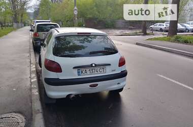 Хэтчбек Peugeot 206 2003 в Киеве