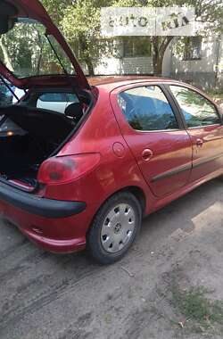 Хэтчбек Peugeot 206 2005 в 