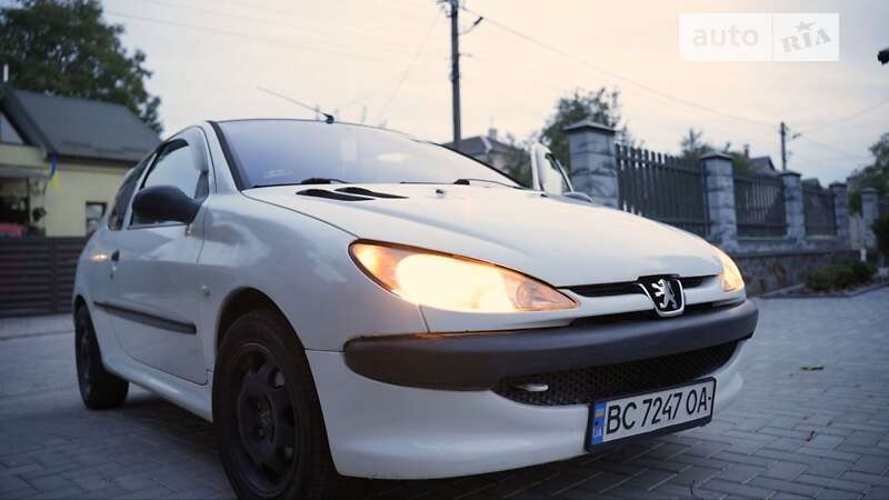 Хетчбек Peugeot 206 2004 в Львові