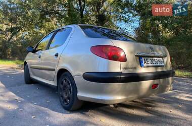 Седан Peugeot 206 2007 в 