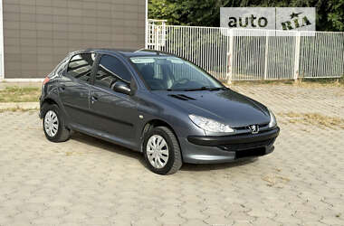 Хетчбек Peugeot 206 2006 в Дніпрі