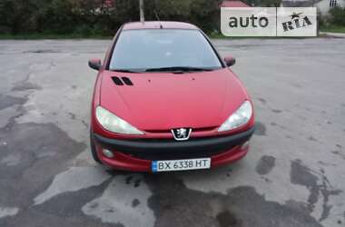 Хэтчбек Peugeot 206 2001 в Белогорье