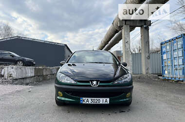 Хэтчбек Peugeot 206 2002 в Киеве