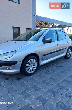 Хетчбек Peugeot 206 2000 в Іршаві