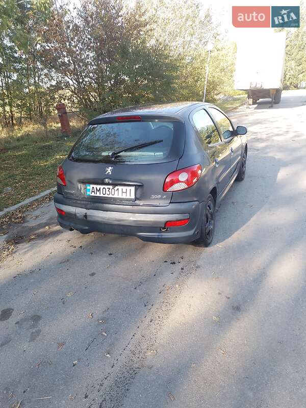 Хэтчбек Peugeot 206 2011 в Бердичеве