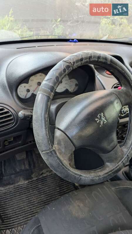 Хетчбек Peugeot 206 2003 в Львові