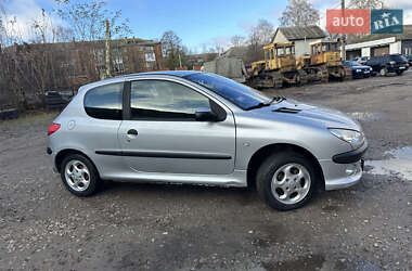 Хетчбек Peugeot 206 2002 в Ніжині