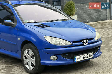 Универсал Peugeot 206 2004 в Ровно