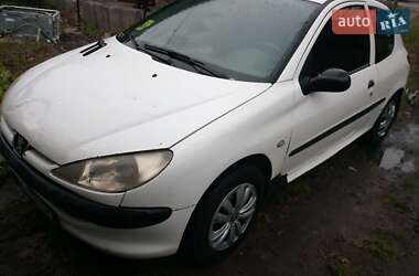 Хэтчбек Peugeot 206 2002 в 