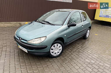 Хэтчбек Peugeot 206 2002 в Первомайске