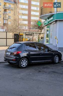 Хэтчбек Peugeot 206 2011 в Ивано-Франковске