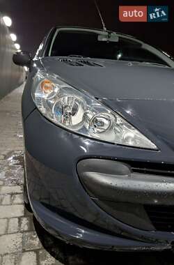 Хэтчбек Peugeot 206 2011 в Ивано-Франковске