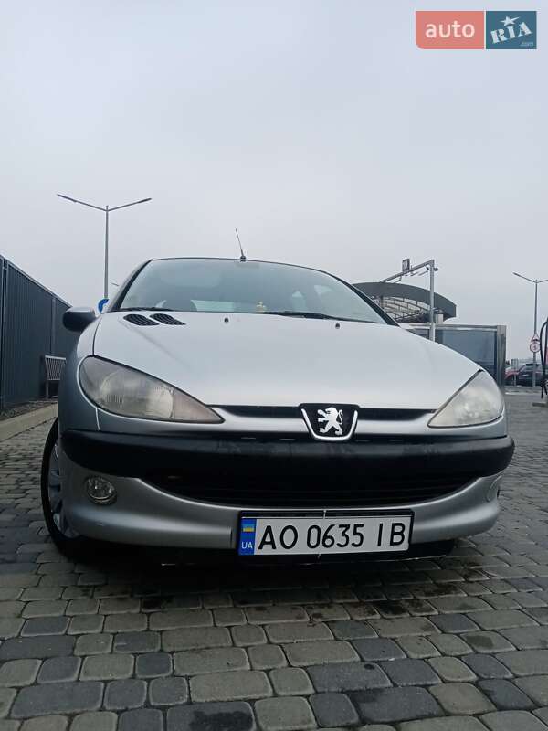 Хэтчбек Peugeot 206 2000 в Мукачево