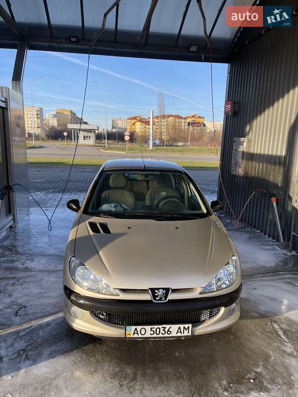 Седан Peugeot 206 2008 в Ужгороде