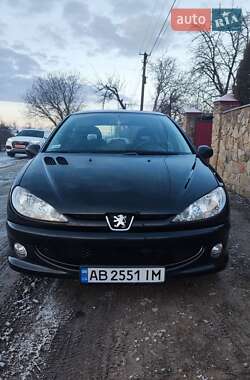 Хетчбек Peugeot 206 2006 в Чернівцях