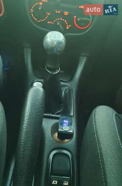 Хэтчбек Peugeot 206 2005 в 