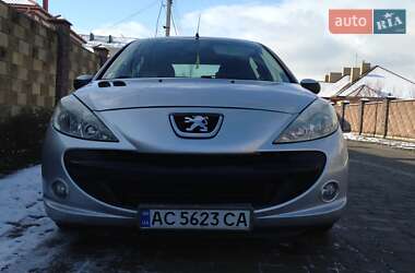 Хэтчбек Peugeot 206 2011 в Луцке