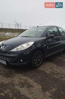 Хетчбек Peugeot 206 2012 в Заставній