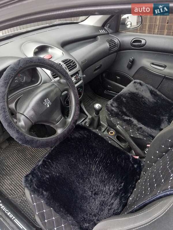 Хэтчбек Peugeot 206 2006 в Овруче