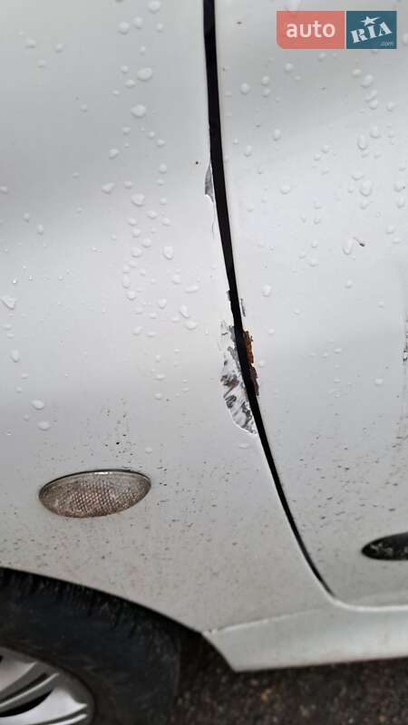 Хетчбек Peugeot 206 2002 в Борисполі